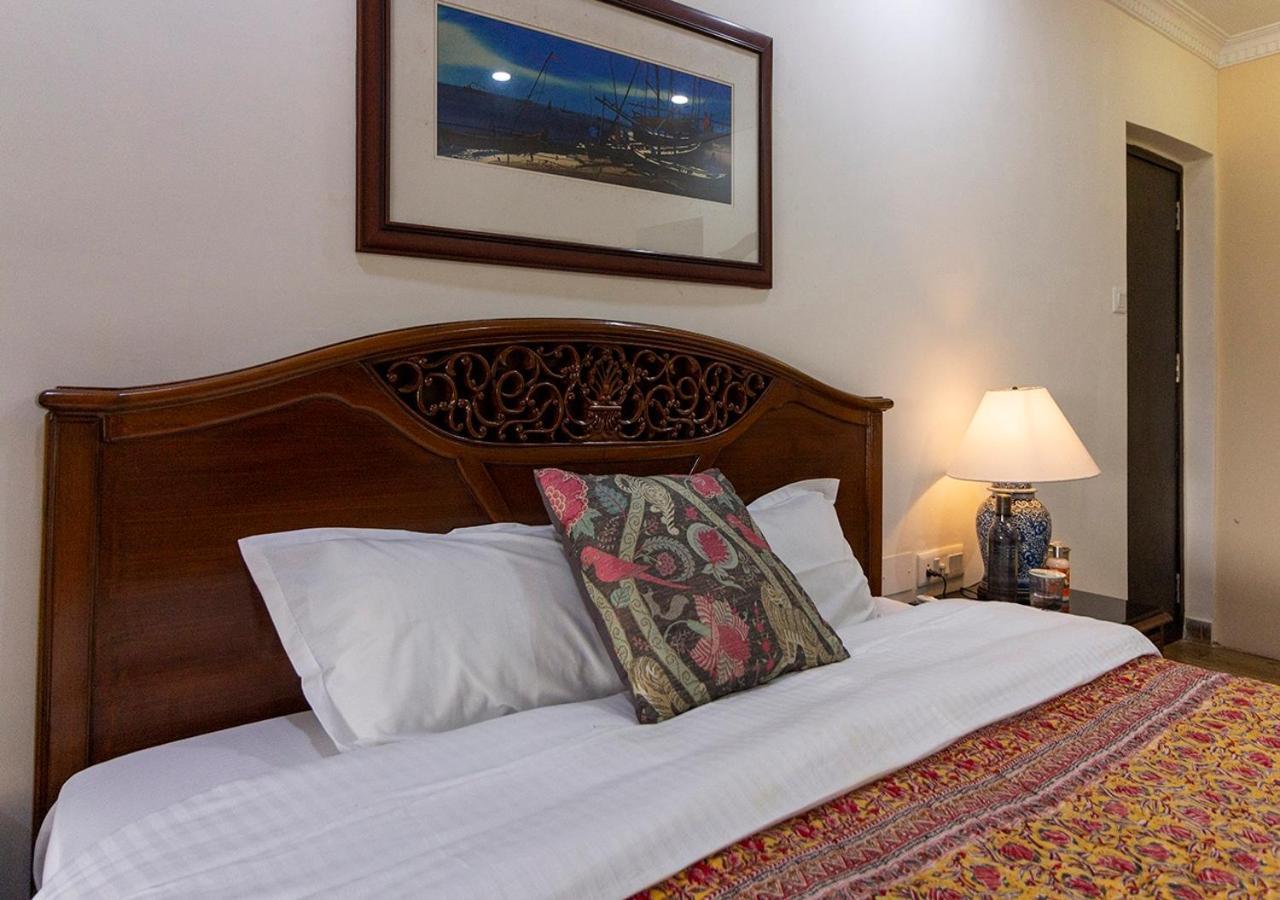 Neelam Bed & Breakfast Calcutta Exterior foto
